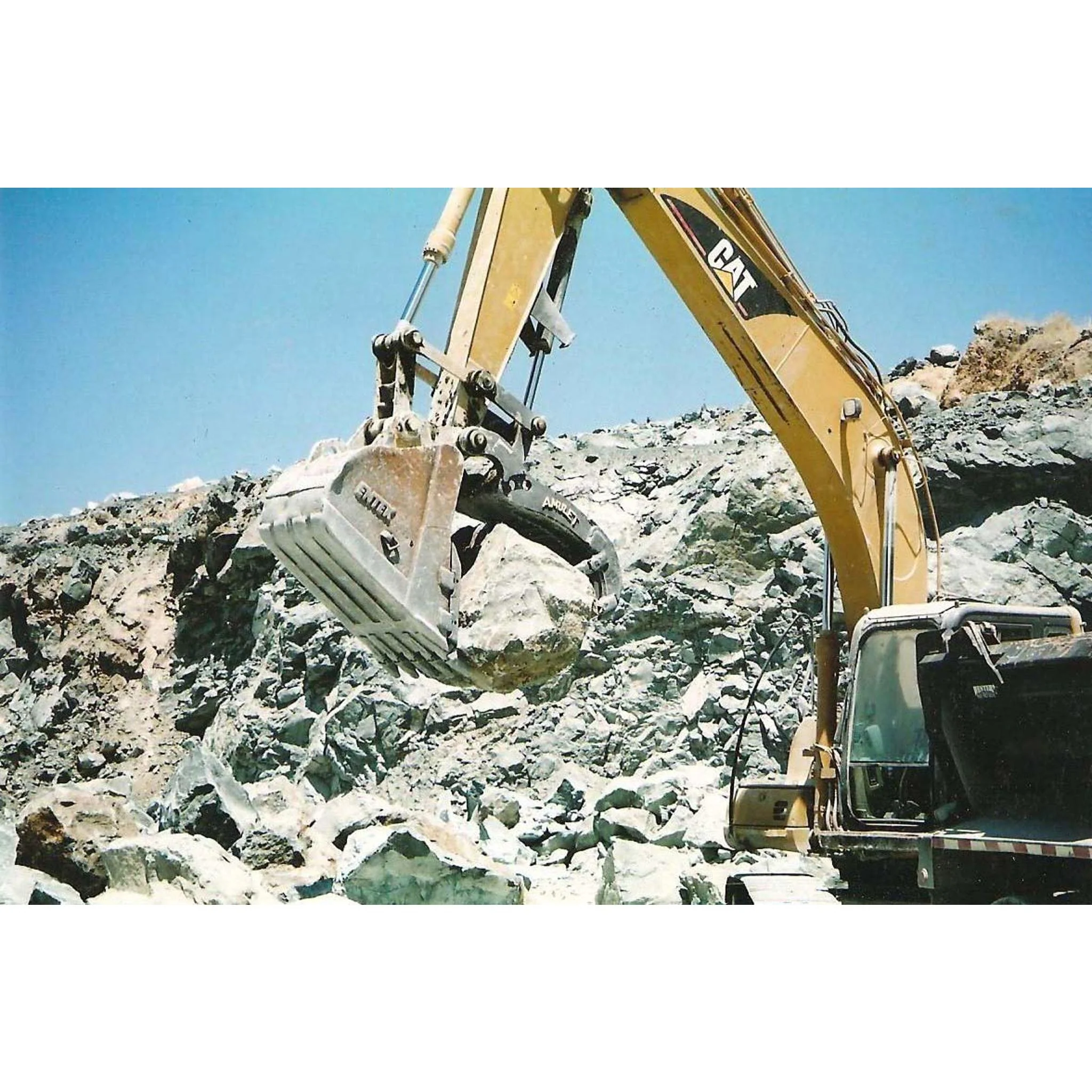 Amulet PowerClamp Hydraulic Thumb For Excavator - Image 4