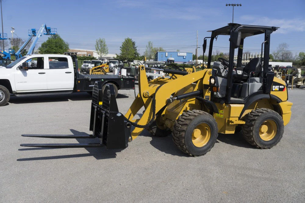 BLUE DIAMOND | Hydraulic Adjusting Pallet Forks for Skid Steer - Image 8