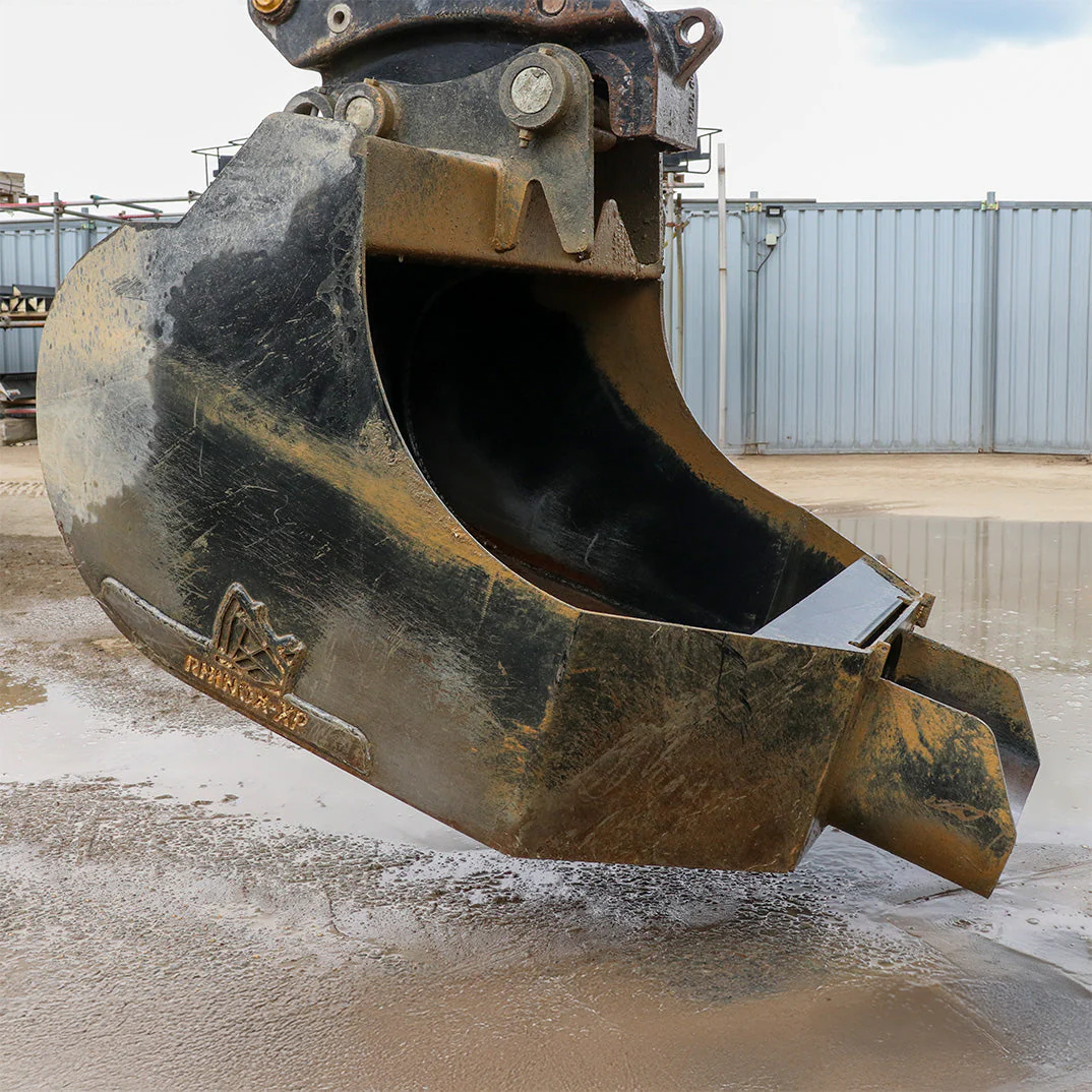 Case CX80 Concrete Pouring Bucket - Image 7