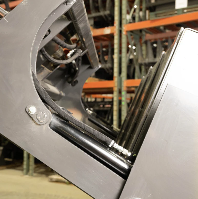 CID High Dump Bucket For Skid Steer - Image 8