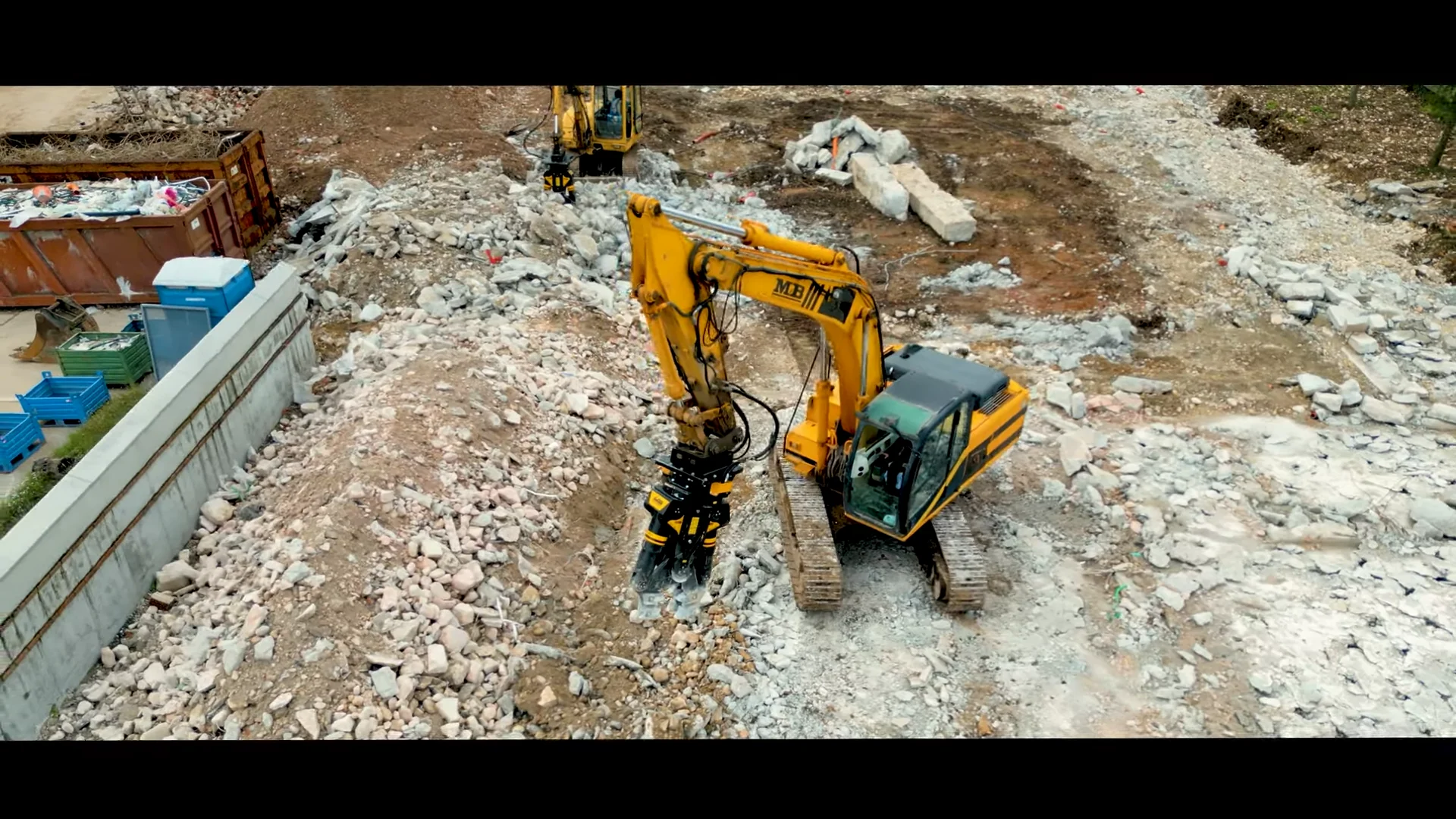 MB Crusher Demolition Pulverizer | Model MB-P380 | Overall Width 13" | Hydraulic Flow Rate 5–7 GPM | Machine Size 3-7 Ton | For Excavators, Backhoe Loaders & Skid Steer - Image 3