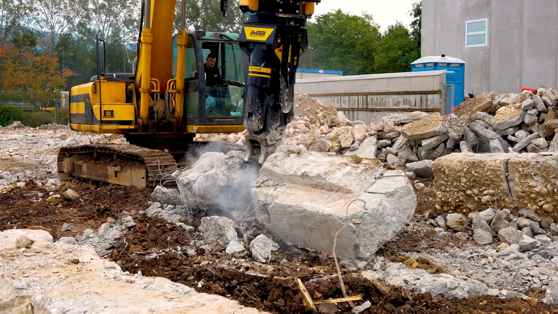 MB Crusher Demolition Pulverizer | Model MB-P380 | Overall Width 13" | Hydraulic Flow Rate 5–7 GPM | Machine Size 3-7 Ton | For Excavators, Backhoe Loaders & Skid Steer - Image 6