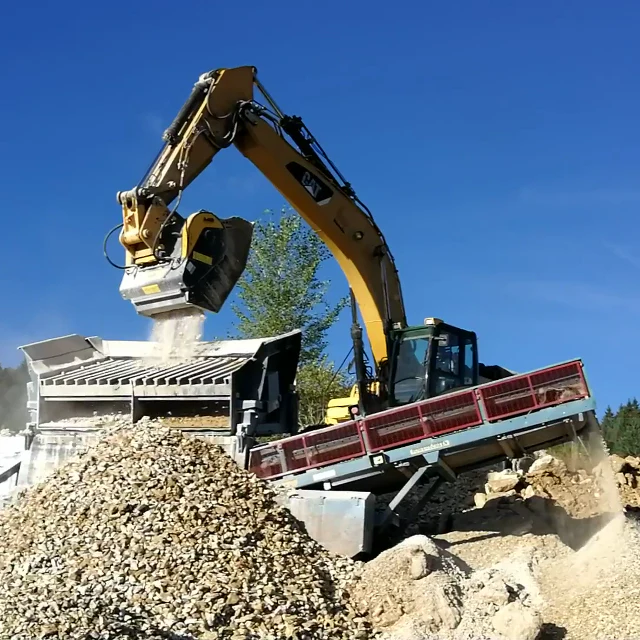 MB Crushers Bucket Crusher | Model BF120.4 S4 | Mouth Opening Width 47" | Machine Size 30-45 Tons | For Excavators - Image 2