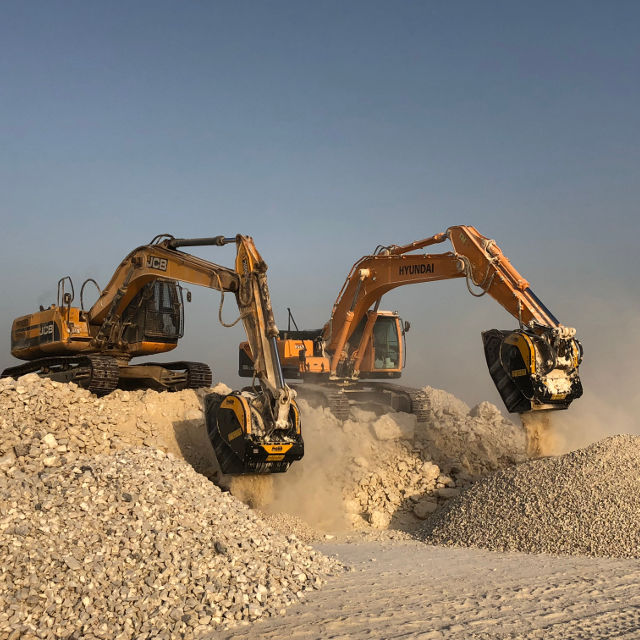 MB Crushers Bucket Crusher | Model BF80.3 S4 | Mouth Opening Width 33" | Machine Size 18-29 Tons | For Excavators - Image 4