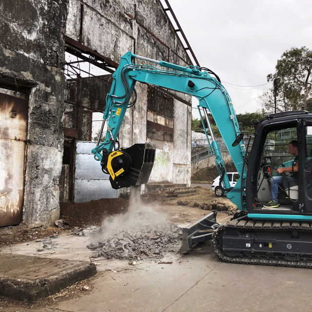 MB Crushers Bucket Crusher | Model MB-C50 S4 | Mouth Opening Width 21" | Machine Size 5+ Tons | For Excavator & Backhoe Loaders
