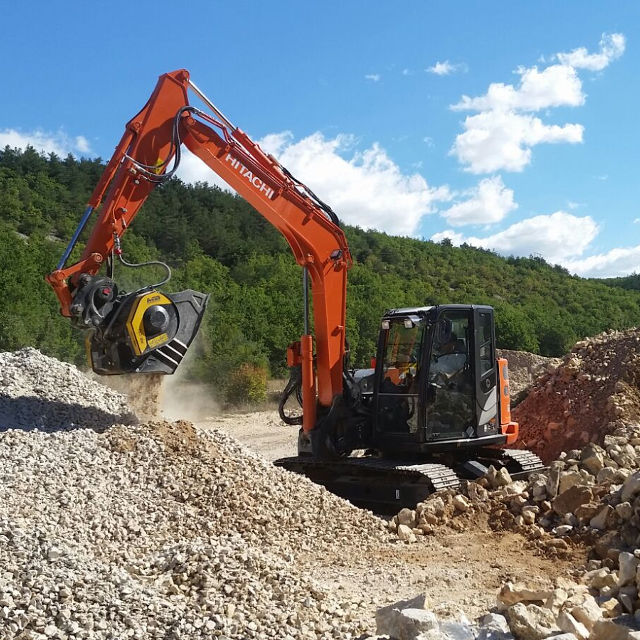 MB Crushers Bucket Crusher | Model MB-C50 S4 | Mouth Opening Width 21" | Machine Size 5+ Tons | For Excavator & Backhoe Loaders - Image 3