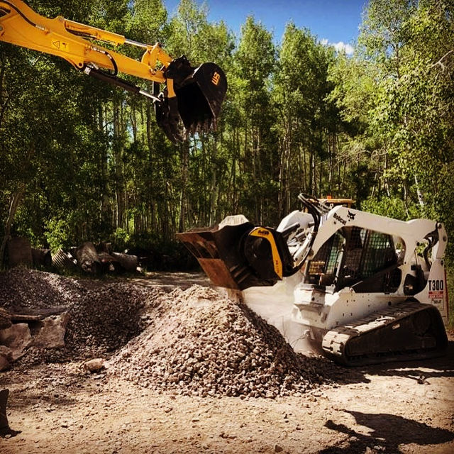 MB Crushers Bucket Crusher | Model MB-L120 S2 | Mouth Opening Width 29" | Oil Flow Range 25 GPM | For Skid Steers, Excavators, Loaders, Backhoe Loaders - Image 2