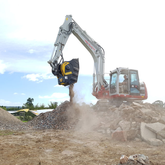 MB Crushers Bucket Crushers | Model BF60.1 S4 | Mouth Opening Width 24" | Machine Size 8-18 Tons | For Excavators - Image 4