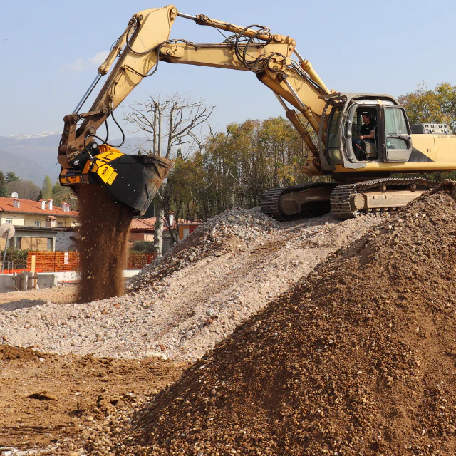 MB Crushers Padding Bucket | Model MB-HDS523 | Width 81" | Machine Size 27-41 Tons | For Excavators - Image 4