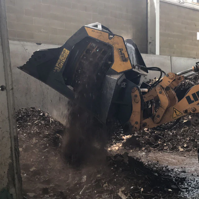 MB Crushers Screening Bucket | Model MB-LS170 S2 | Width 71" | Machine Size 6.5-15 Tons | For Loaders & Backhoe Loaders - Image 4