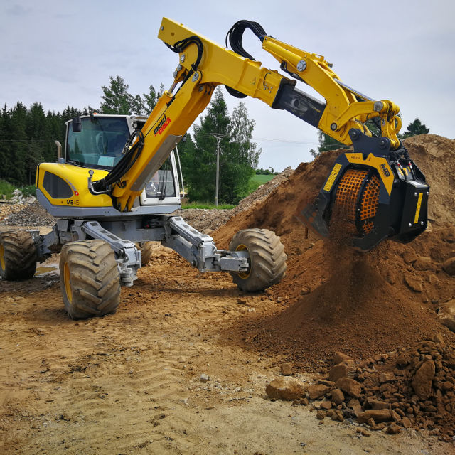 MB Crushers Screening Bucket | Model MB-S10 S4 | Width 67" | Machine Size 15-25 Tons | For Excavators & Backhoe Loaders - Image 5