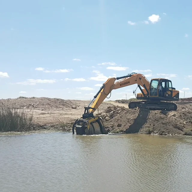 MB Crushers Screening Bucket | Model MB-S18 S4 | Width 79" | Machine Size 20-35 Tons | For Excavators - Image 2