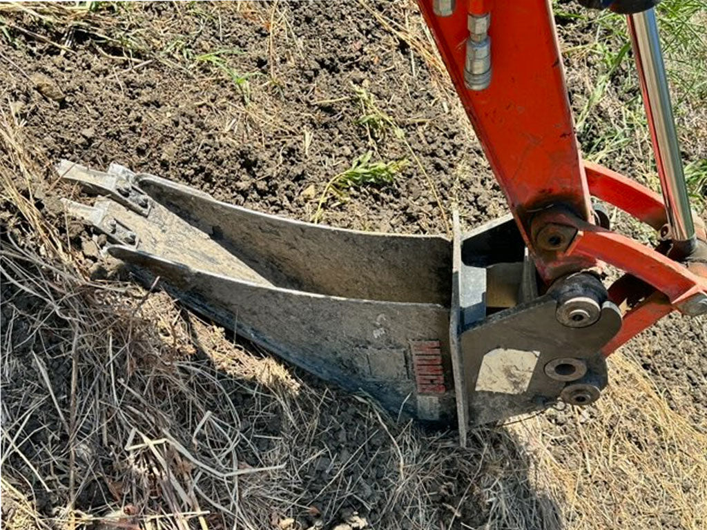 Mongo | Spade Bucket For Excavator (2000-10000 lbs.) - Image 9