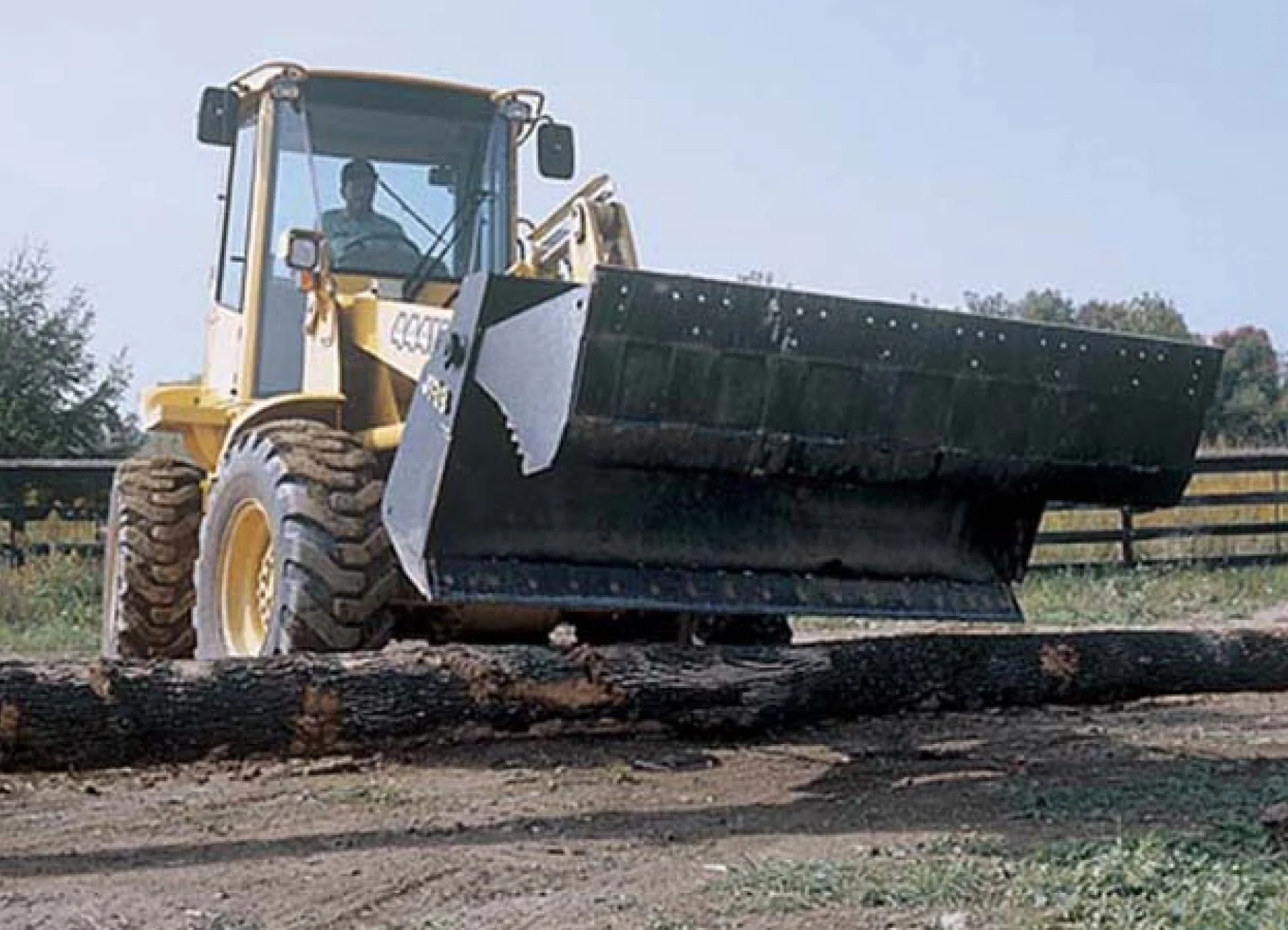Paladin | 4-In-1 Heavy Duty Multi-Purpose Bucket for Wheel Loader - Image 2