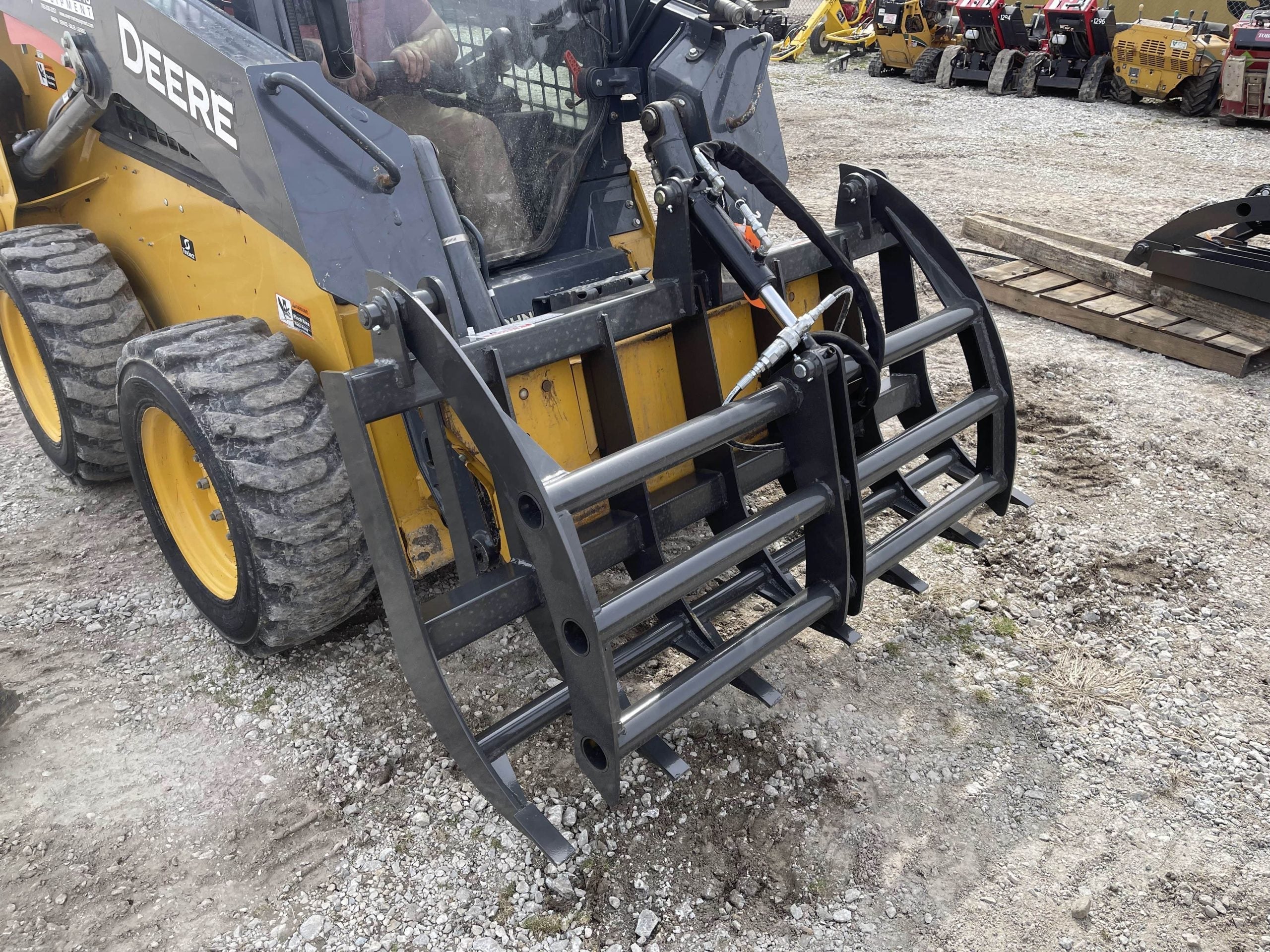 CID Rake Grapple Compact For Skid Steer - Image 4